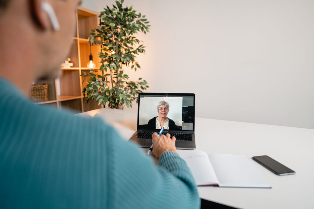 Videocall mit einem Coachee eines Personal Health Coaches.